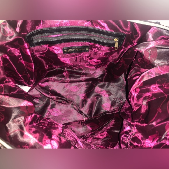 Betsy Johnson overnight bag - Picture 5 of 5
